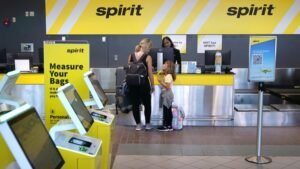 Spirit Airlines desconecta los vuelos, avanza hacia el cierre