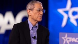 La política de IA sería “imposible aplicar contra China”: Gordon Chang