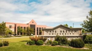 La universidad canadiense firma 3 MoU durante la divulgación en la India; La delegación se reúne con el ministro de Educación de Delhi