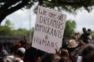 Menos familias inmigrantes que envían FAFSA a California