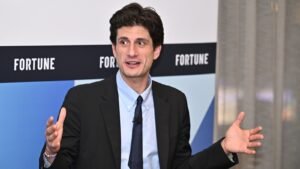 Jack Schlossberg, candidato demócrata a un escaño en la Cámara de Representantes de Nueva York, ofrece pagos mensuales de Crédito Tributario por Hijos