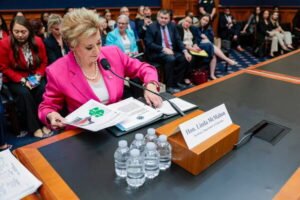 McMahon Tussles con los demócratas de la Cámara en la última audiencia