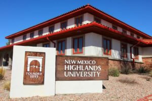 Presidente de la Universidad de NM Highlands colocado en permiso retribuido