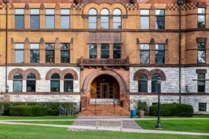 Williams College acusado de incumplimiento de la ley de vivienda justa