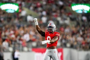 Los comandantes ejecutivos de la NFL tienen una comparación del Salón de la Fama para el LB Sonny Stiles