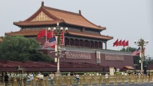 Trump llega a Beijing para una cumbre de alto riesgo con Xi