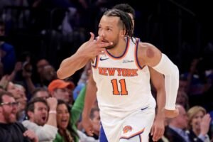 Los Knicks derrotan a los 76ers en el primer partido de las semifinales de la Conferencia Este