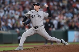 Ryan Weathers de los Yankees falla un intento sin hits en la séptima entrada contra los Orioles.