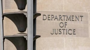La administración Trump apunta a la desnaturalización de 12 estadounidenses nacidos en el extranjero