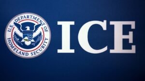 8 personas fueron arrestadas en protesta durante un arresto de ICE en Brooklyn, dijo la policía de Nueva York