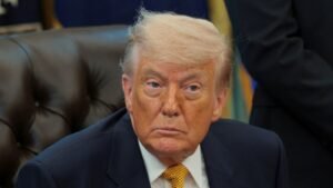 Trump llama a Irán “golpear el amor” y dice que el alto el fuego sigue vigente