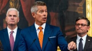 Duffy: Los precios de la energía bajarán “una vez se abra el estrecho”