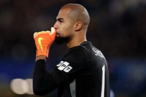 Por qué el mejor plan del Chelsea es retener a un titular que no es lo suficientemente bueno para ganar trofeos importantes