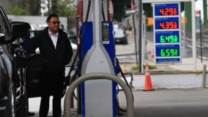 Trump pide una exención del impuesto a la gasolina en medio del aumento de los costos del combustible. ¿Qué significa eso?
