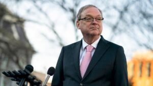 Hassett predice que Powell dejará a la Fed si está “contento” con el informe de IG