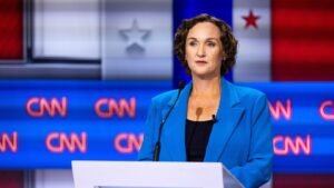 Katie Porter lucha contra cuestiones de temperamento como la única mujer en una concurrida carrera para gobernadora en California