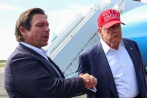 Trump sopesa nombrar gabinete para el gobernador de Florida, Ron DeSantis