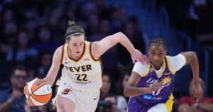 Caitlin Clarke e Indiana Fever ruedan para ganar Sparks