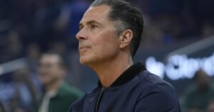 Los Lakers continúan reconstruyendo la organización con más planes de reclutamiento