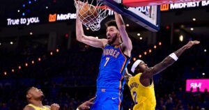 Jared Vanderbilt de los Lakers está al día tras dislocarse el dedo meñique derecho