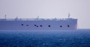 Los barcos pagan millones más por el combustible en los puertos de LA, Long Beach. Los costes no se quedarán allí