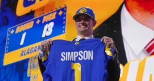Ty Simpson no se dio cuenta de la controversia con los Rams eligiéndolo en el puesto 13.