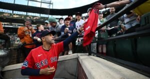 Explicación de la vertiginosa salida del ex Dodger Alex Cora de los Medias Rojas