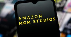 El ejecutivo de Amazon MGM pidió sobornos para los contratos, dice la demanda