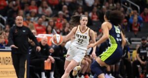 Caitlin Clark se encuentra bien tras un susto por lesión en partidos de pretemporada