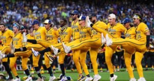 Cuando la bola banana llama: la carrera de la ex estrella lanzadora de la USC se vuelve surrealista
