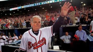 El mánager del Salón de la Fama de los Bravos de Atlanta, Bobby Cox, falleció a la edad de 84 años.
