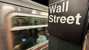 Las bolsas asiáticas caen y los precios del petróleo retroceden tras el último estallido de tensiones con Irán