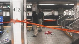 La policía de Nueva York publica el vídeo del hombre asesinado con un cuchillo en la estación Grand Central