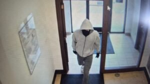 Dos empleados bancarios asesinados a tiros en un robo a un banco en Kentucky