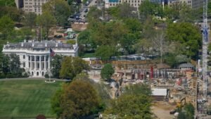El proyecto de ley del Partido Republicano financiaría mil millones de dólares en mejoras de seguridad de la Casa Blanca para el salón de baile de Trump